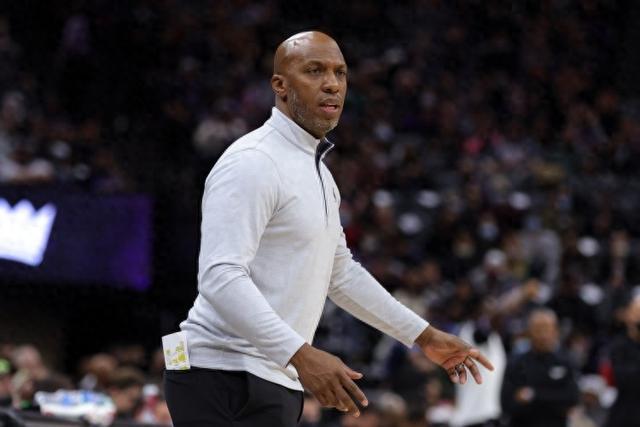 NBA新赛季大势：西部竞争"地狱模式" 东部混战